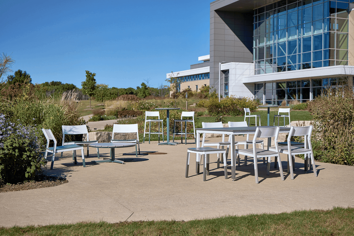 Outdoor Cafeteria & Dining Furniture