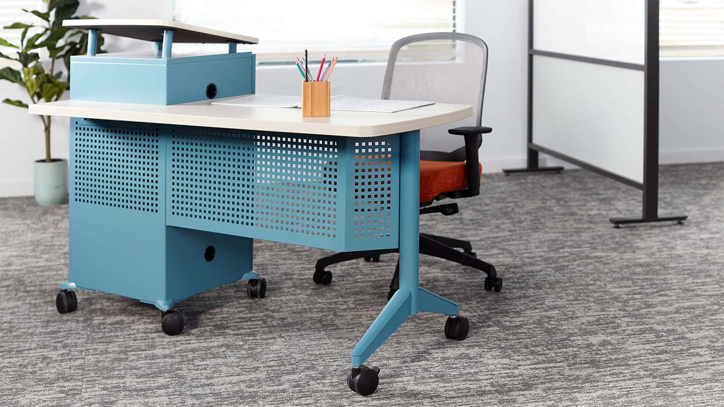 Teacher Desks & Teacher Stations
