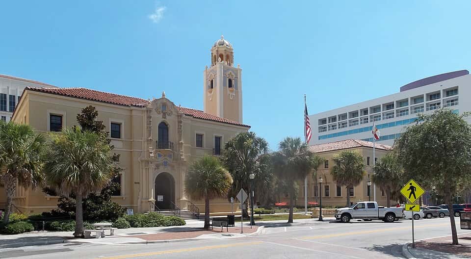 The Sarasota County Courthouse in downtown Sarasota, Florida
