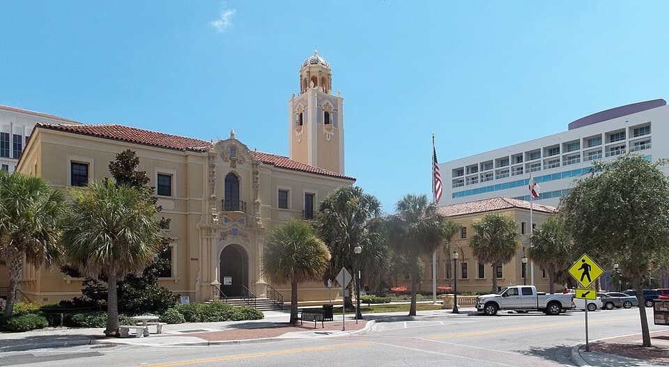 The Sarasota County Courthouse in downtown Sarasota, Florida
